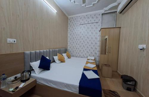 Faizabad House | Hotel Mahaveer Palace