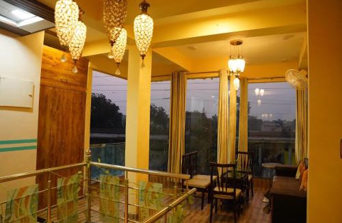 Maheshwar Hotel | Hotel Mahishmati Palace