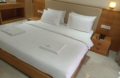 Nashik Hotel | Hotel Manjula Inn