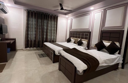 Civil Lines Hotel | Hotel Mauji's Legacy