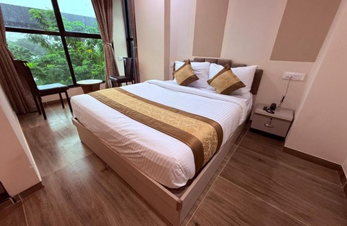 Thane West Hotel | Hotel Melody NX