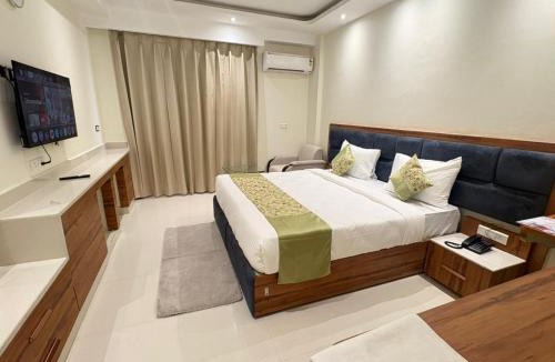 IMT Manesar Hotel | Hotel Mikado Palace