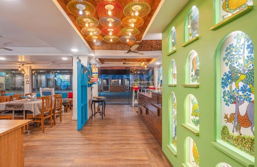 Pachmarhi Hotel | Hotel Misty Meadows by Vanyum