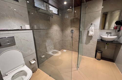 Indore Hotel | Hotel Mumbai House-Vijay Nagar