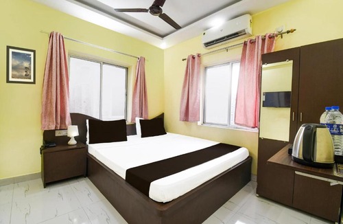 Rajarhat Hotel | Hotel O Akankha More Bus Terminal Formerly Bhumi Inn
