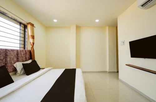 Indore Hotel | Hotel O Aura