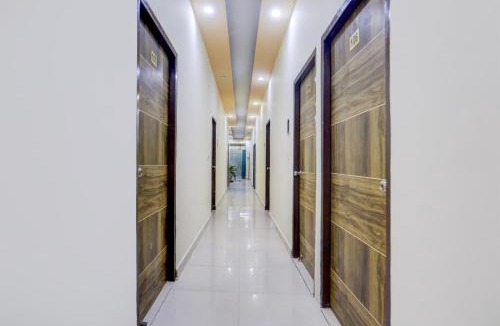Faridabad Hotel | Hotel O Badkhal Lake Formerly Lake View