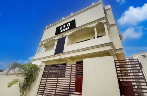 Patna House | Hotel O Bairiya Bus Terminal Formerly Awadh Palace