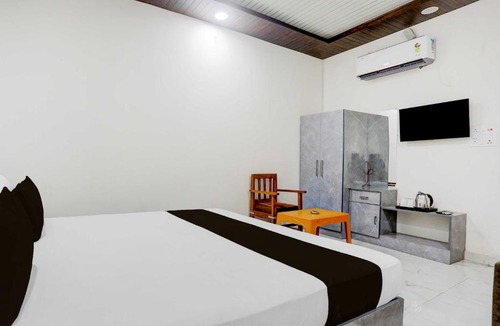 Balrampur Hotel | Hotel O by OYO Aparna and Marriage Lawn