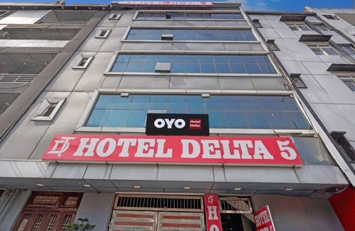 Rohini House | Hotel O Delhi Technological University