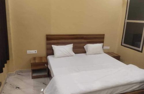 Faizabad House | Hotel O Home Fauzi Rasoi & Guest Homestay