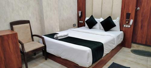 Lucknow Hotel | Hotel O HOTE V-SQUARE