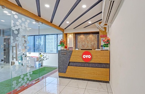 Thaltej Hotel | Hotel O Max Inn