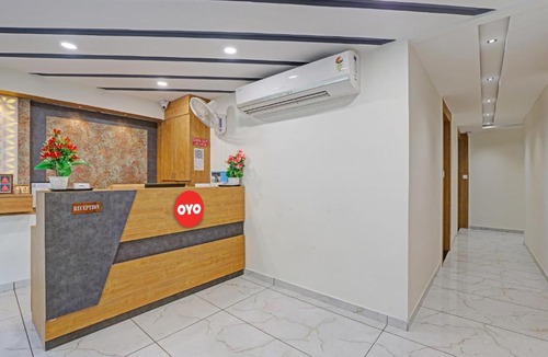 Thaltej Hotel | Hotel O Max Inn