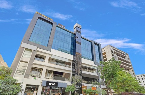 Thaltej Hotel | Hotel O Max Inn
