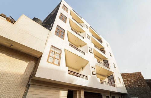 New Delhi House | Hotel O Nangloi Railway Station