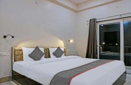 Varanasi Hotel | Hotel O Navneeta Grand