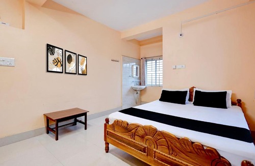 Bhadrak Hotel | Hotel O Snow White