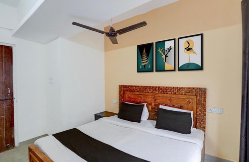 Lajpat Nagar Hotel | Hotel O The Qotel Palace - Lajpat Nagar
