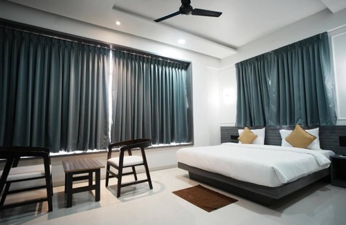 Solapur Hotel | HOTEL OBERON