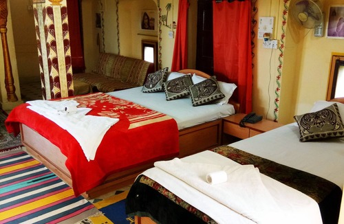 Amar Sagar Pol Hotel | Hotel Paradise