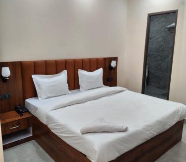 Allahabad Hotel | HOTEL Pawan kunj stay & food