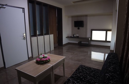 Tiruchirappalli Hotel | Hotel PL A Residency Tiruchirappalli