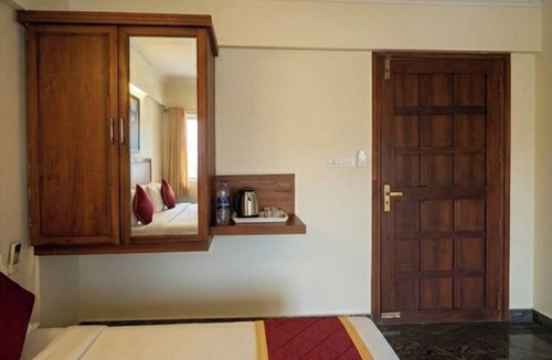 Thiruvananthapuram Hotel | Hotel Poptavern Townbridge