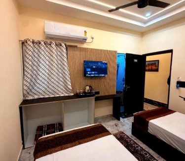 Varanasi House | Hotel Pratyaksh Darshan