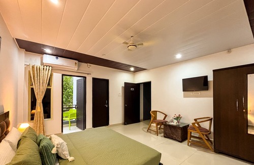 Lansdowne Hotel | Hotel Prince Valley