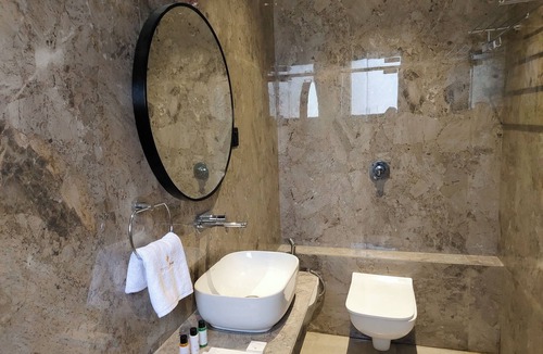 Dhule Hotel | Hotel Raas Vrindavan