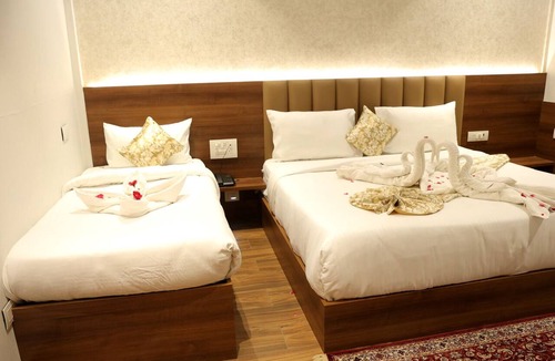 Vrindavan Hotel | Hotel Radha Krishnam