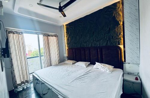 Mathura House | Hotel Radha Madhavam
