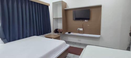Gandhinagar Hotel | Hotel Radhe Inn