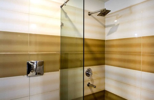 Shamshabad Hotel | Hotel Rainbow International Airport Road