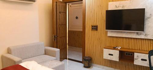 Jhansi Hotel | Hotel rajveer