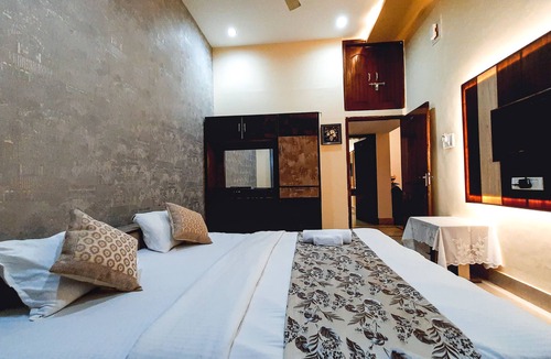 Varanasi Hotel | Hotel Rajyashree Palace