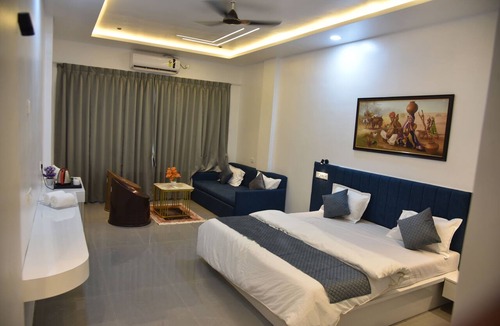 Ellora Hotel | Hotel Ramayana