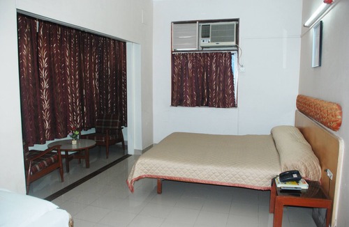 Deccan Gymkhana Hotel | Hotel Raviraj