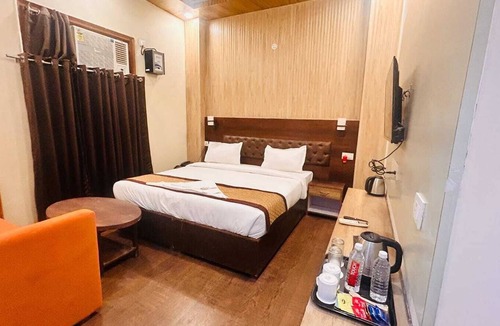 Kushinagar Hotel | HOTEL RED SAPPHIRE