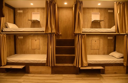 Allahabad Hostel | Hotel Relax Inn - Hostel