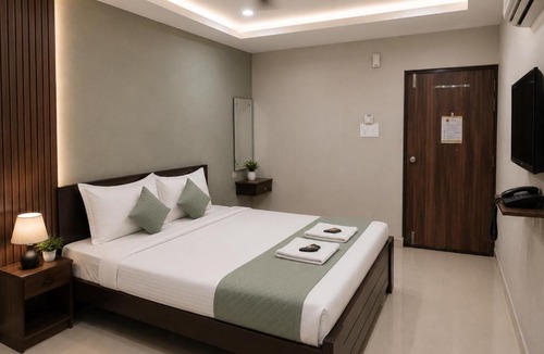 Kukatpalli House | Hotel Rise Grand Kukatpally Near Hitex Exhibition Center & Nexus Mall, Yashoda Hospital