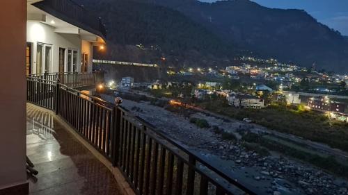 Kharsali Hotel | Hotel Riversight