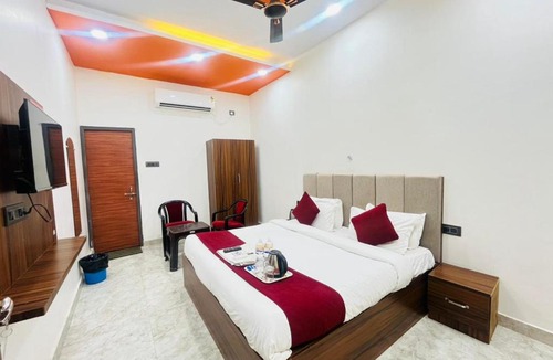 Faizabad Hotel | Hotel RL Ramayansh - 300 mtr From Ram Mandir Ayodhya