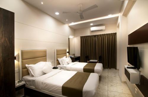 Surat Hotel | Hotel Royal Treat Surat