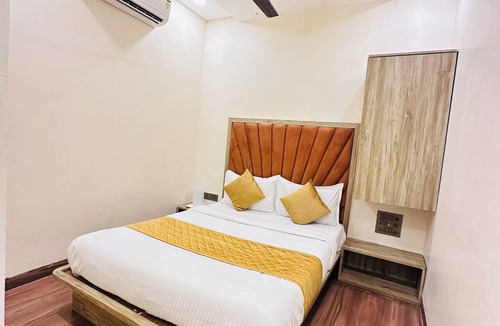 Kurla West Hotel | Hotel Royce BKC