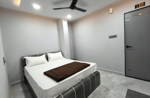 Surat District Hotel | Hotel Rudra