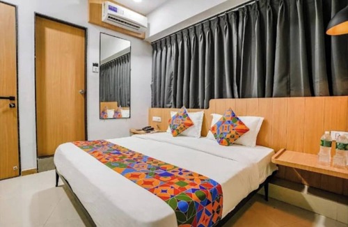 Surat Hotel | Hotel Saarthi Inn Surat