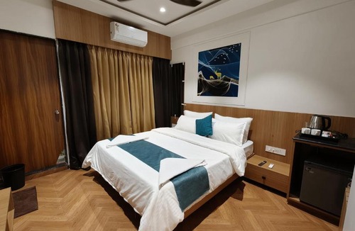 Nashik Hotel | Hotel Saffronn