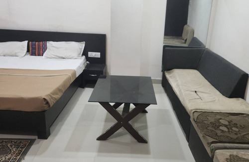 Marhi Hotel | HOTEL SAI KRIPA
